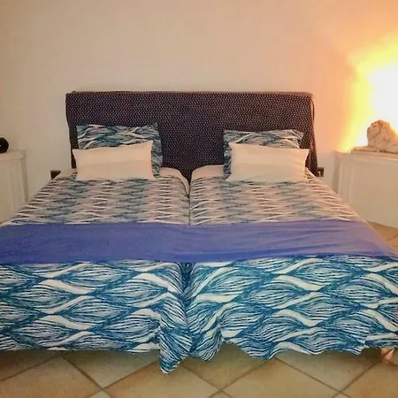 Holiday home Les Volets Bleus Six Fours Six-Fours-les-Plages