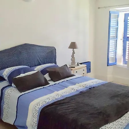 Holiday home Les Volets Bleus Six Fours Six-Fours-les-Plages
